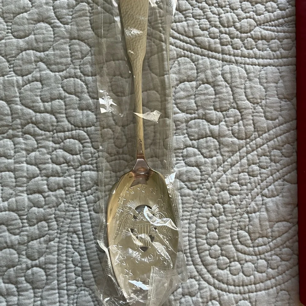 Antique Oneida Commemorative Silver-Plated Dessert Server - Picture 4 of 6